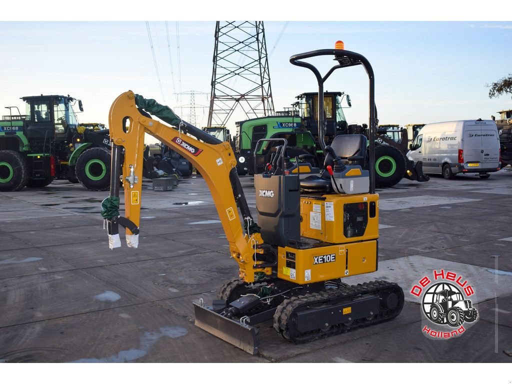 Mobilbagger des Typs XCMG XE10E graafmachine, Neumaschine in MIJNSHEERENLAND (Bild 1)