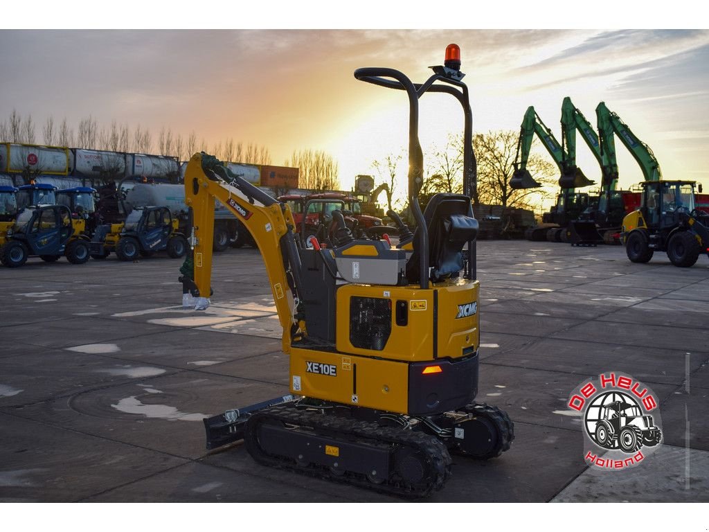 Mobilbagger des Typs XCMG XE10E graafmachine, Neumaschine in MIJNSHEERENLAND (Bild 3)