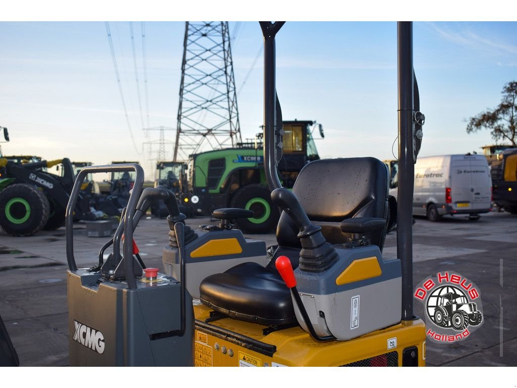 Mobilbagger des Typs XCMG XE10E graafmachine, Neumaschine in MIJNSHEERENLAND (Bild 11)