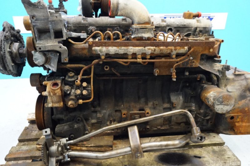 Motor & Motorteile типа Valtra T213, Gebrauchtmaschine в Hemmet (Фотография 8)