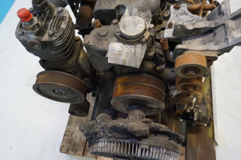 Motor & Motorteile типа Valtra T213, Gebrauchtmaschine в Hemmet (Фотография 4)