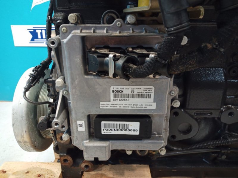 Motor und Motorteile типа Iveco F4HE9684D J105, Gebrauchtmaschine в Hemmet (Фотография 9)