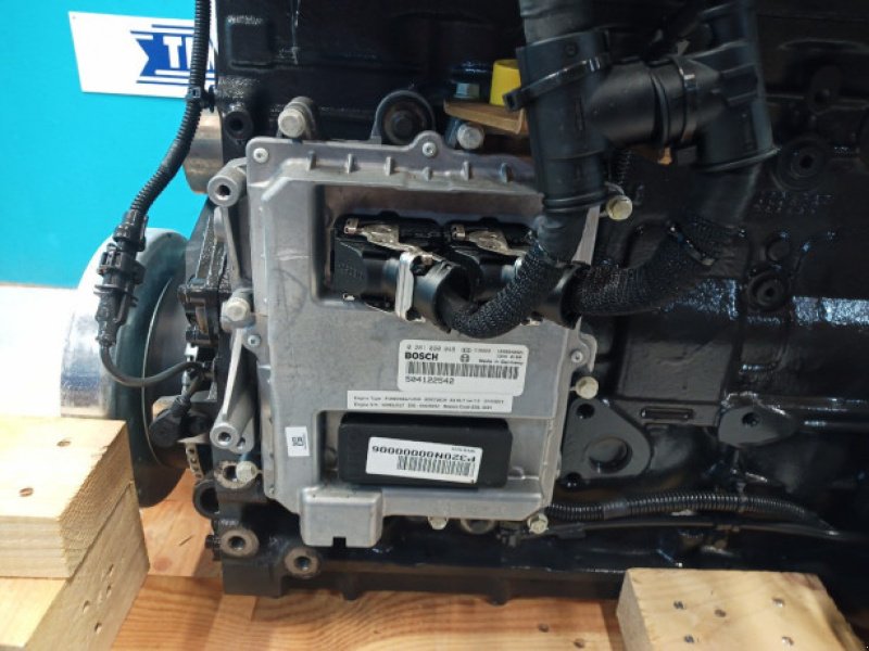 Motor und Motorteile типа Iveco F4HE9684J J100, Gebrauchtmaschine в Hemmet (Фотография 9)