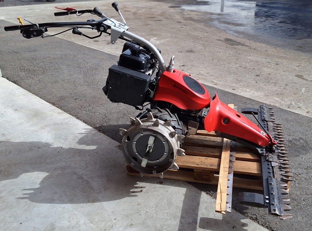 Motormäher of the type Aebi CC 110, Ausstellungsmaschine in Susten (Picture 4)