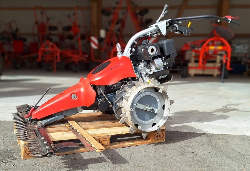 Motormäher of the type Aebi CC 110, Ausstellungsmaschine in Susten (Picture 6)