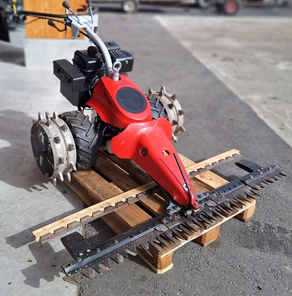 Motormäher of the type Aebi CC 110, Ausstellungsmaschine in Susten (Picture 3)