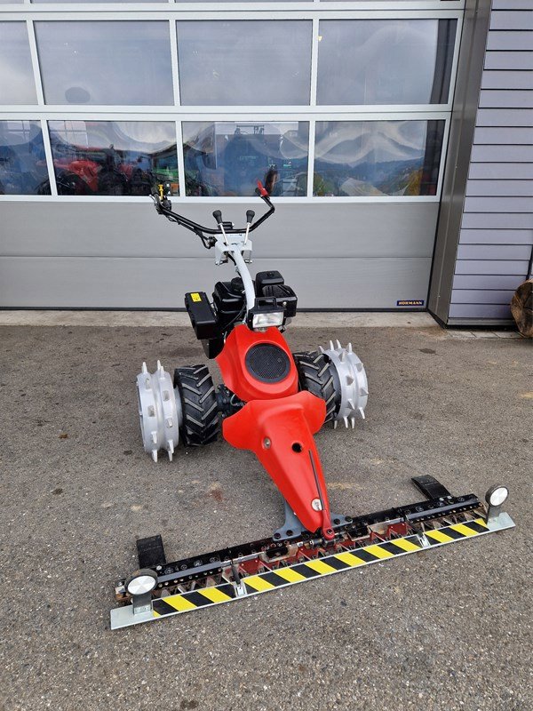 Motormäher des Typs Aebi CC110, Ausstellungsmaschine in Chavornay (Bild 1)