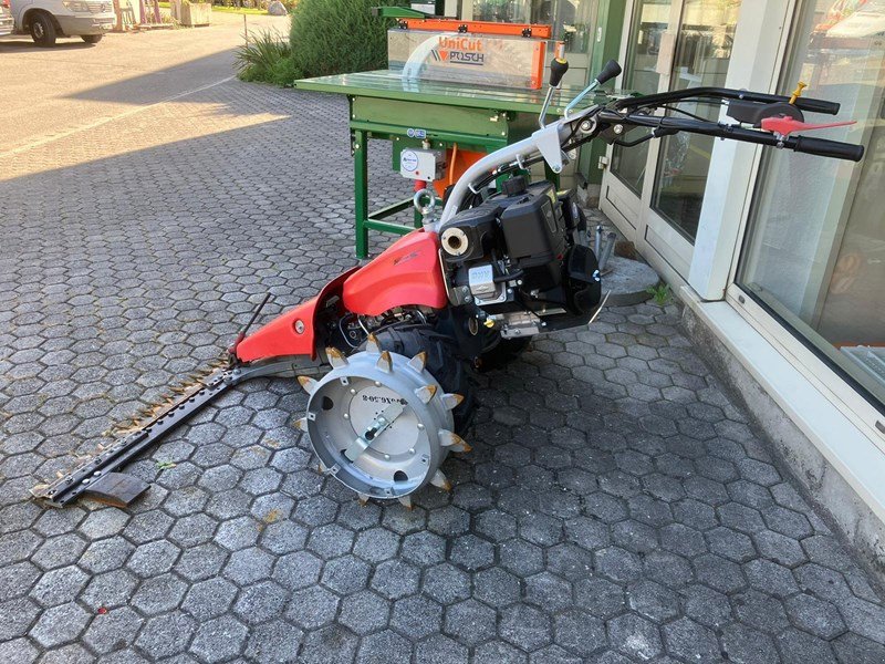 Motormäher des Typs Aebi CC110, Ausstellungsmaschine in Landquart (Bild 2)