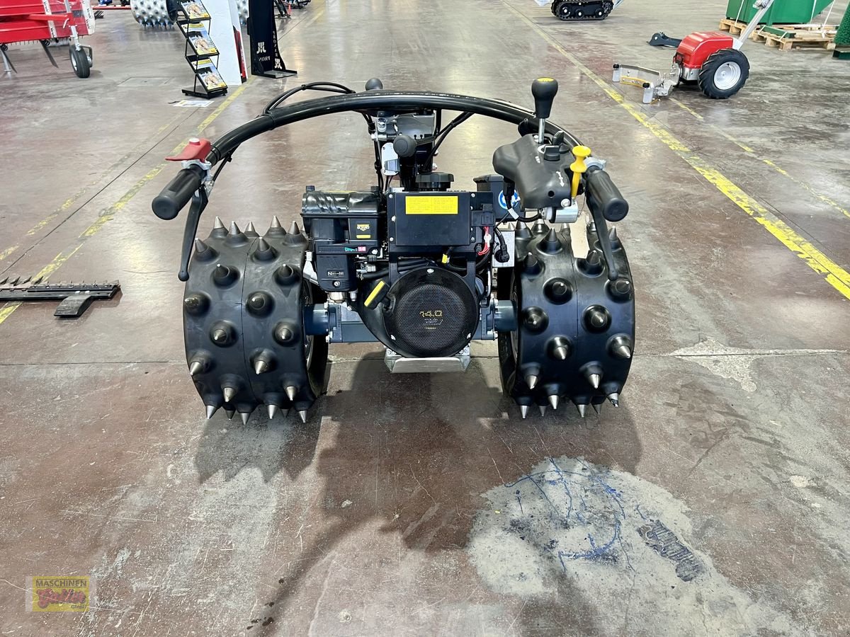 Motormäher des Typs Aebi CC36 14PS mit LS-GRIP Stachelwalzen, Neumaschine in Kötschach (Bild 9)