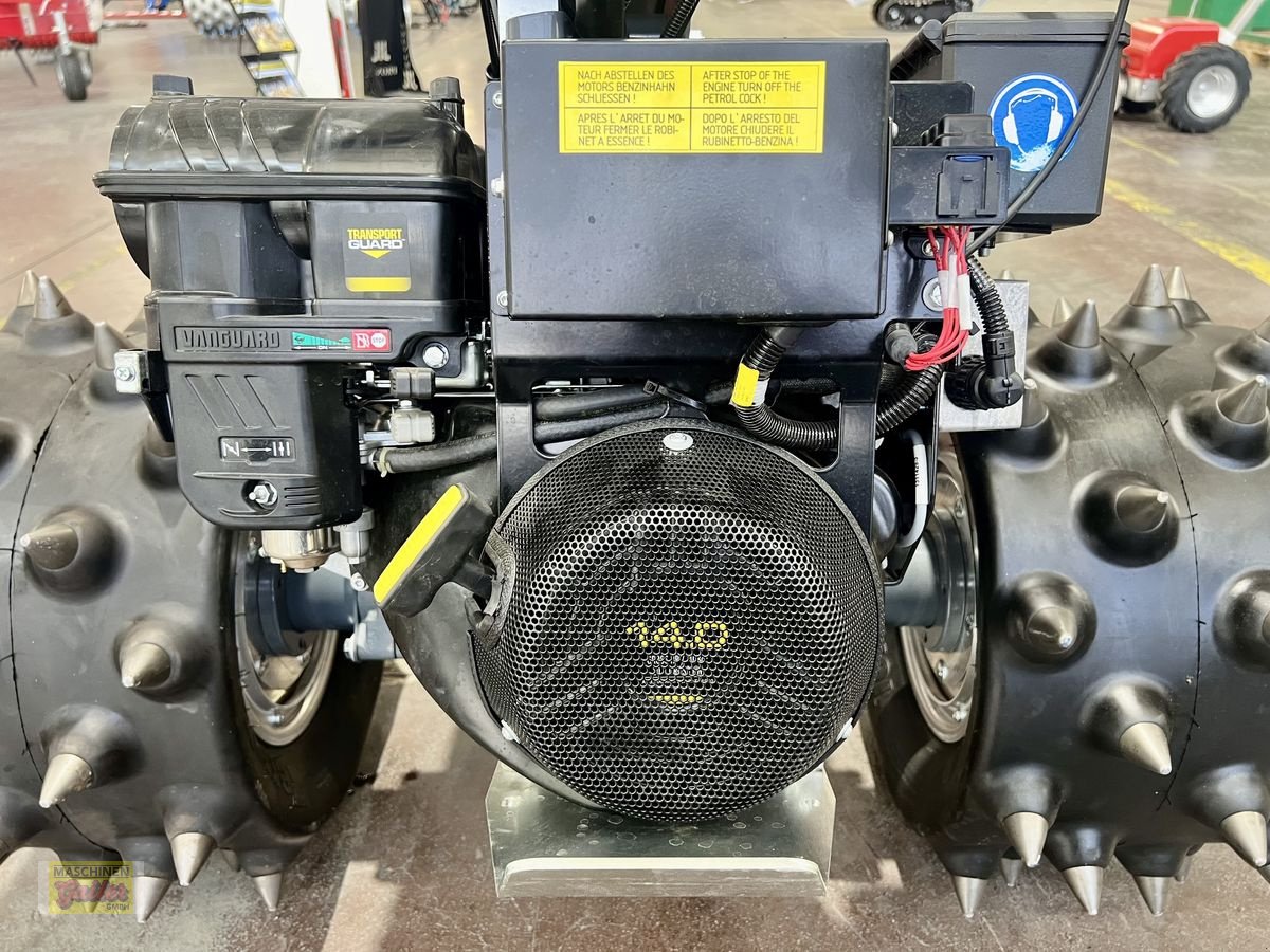 Motormäher des Typs Aebi CC36 14PS mit LS-GRIP Stachelwalzen, Neumaschine in Kötschach (Bild 17)