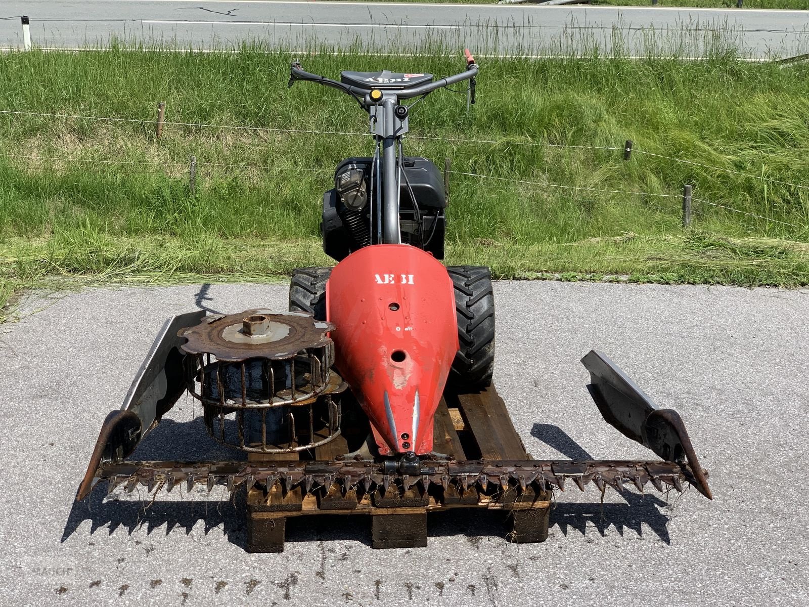 Motormäher typu Aebi Motormäher AM 9, Gebrauchtmaschine v Eben (Obrázek 2)