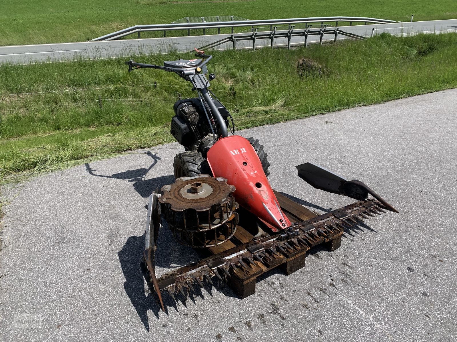 Motormäher typu Aebi Motormäher AM 9, Gebrauchtmaschine v Eben (Obrázek 3)