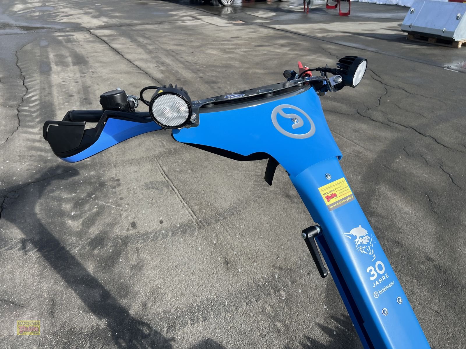 Motormäher of the type Brielmaier TYP 29 mit Müthing Mulcher, Neumaschine in Kötschach (Picture 13)