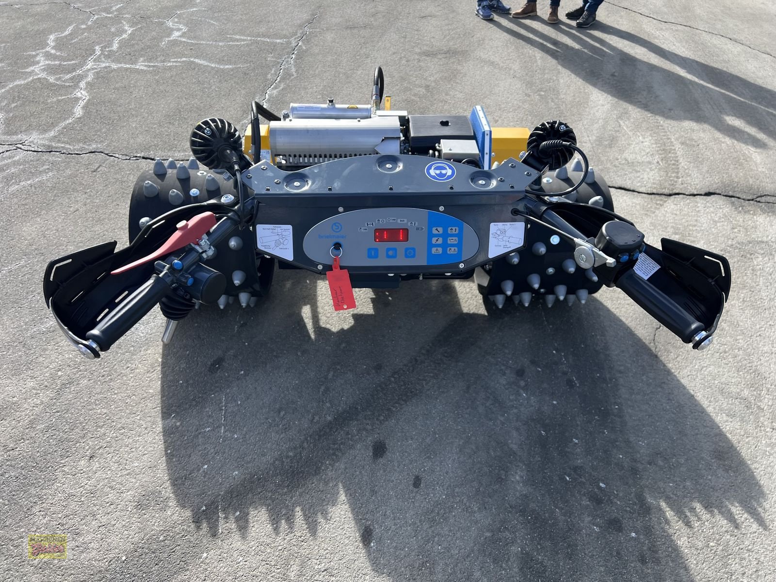 Motormäher of the type Brielmaier TYP 29 mit Müthing Mulcher, Neumaschine in Kötschach (Picture 12)