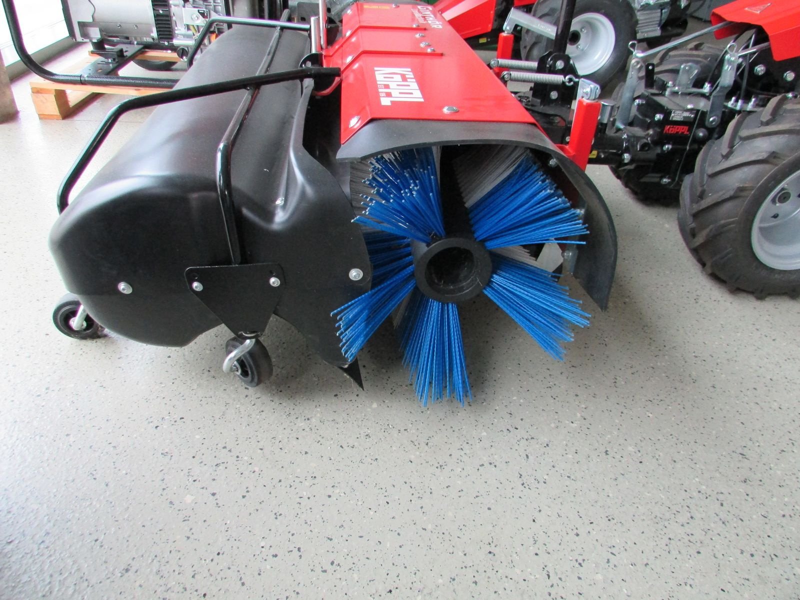 Motormäher типа Köppl Kehrmaschine KL 110, Gebrauchtmaschine в Saxen (Фотография 4)