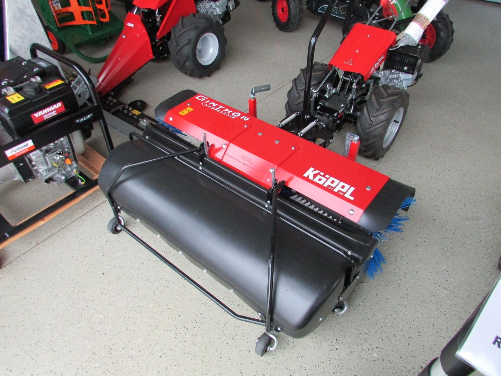 Motormäher типа Köppl Kehrmaschine KL 110, Gebrauchtmaschine в Saxen (Фотография 1)
