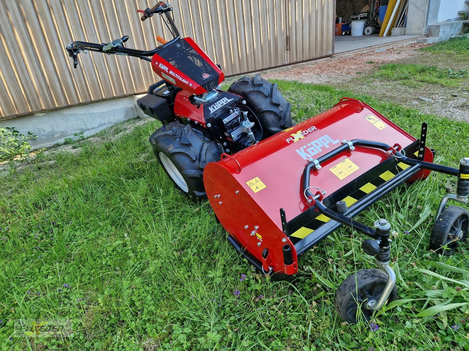 Motormäher of the type Köppl Multi Talent MT 10 mit Schleglmulcher MTR-F80CL, Neumaschine in Pattigham (Picture 7)