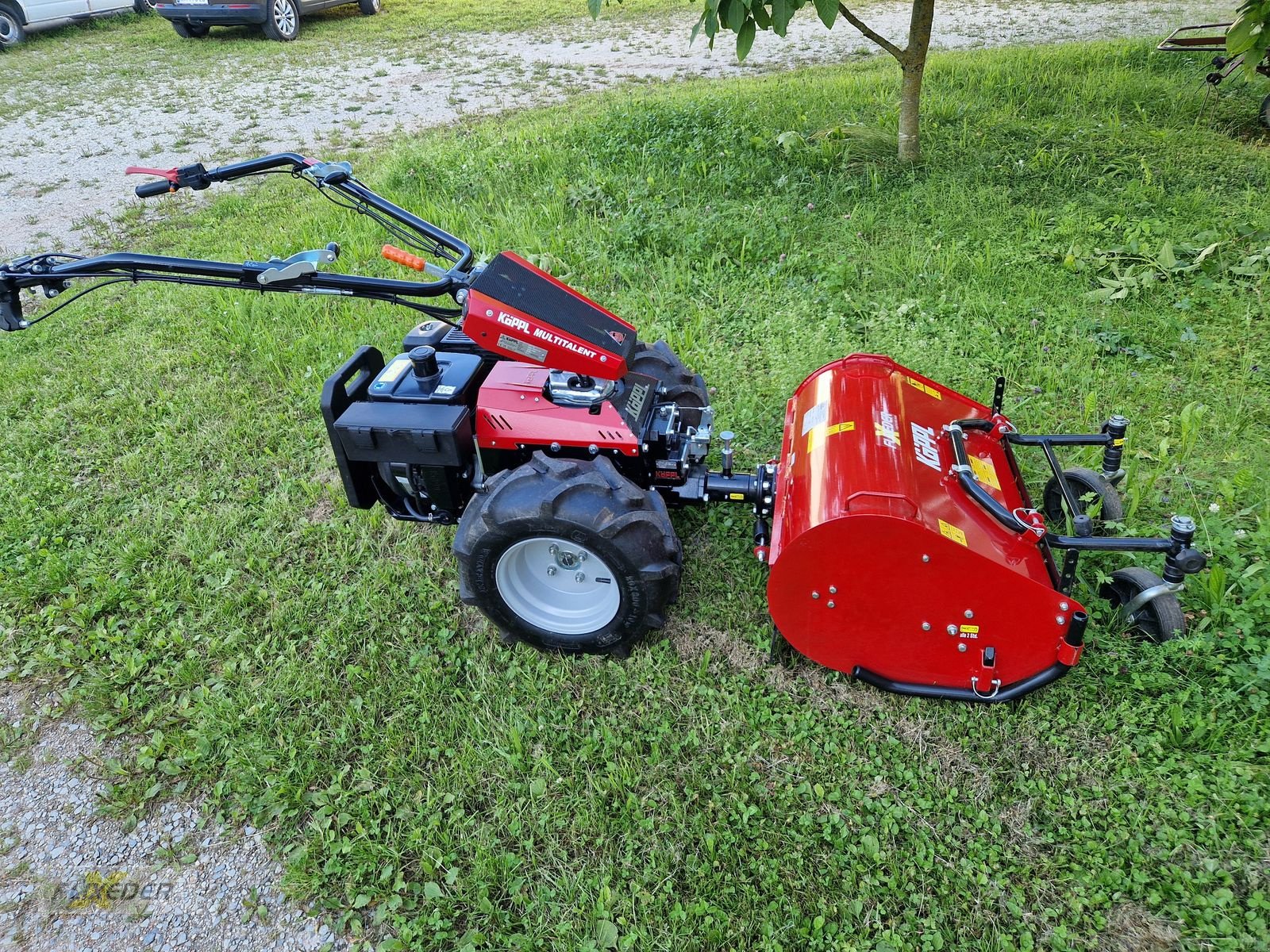 Motormäher of the type Köppl Multi Talent MT 10 mit Schleglmulcher MTR-F80CL, Neumaschine in Pattigham (Picture 4)