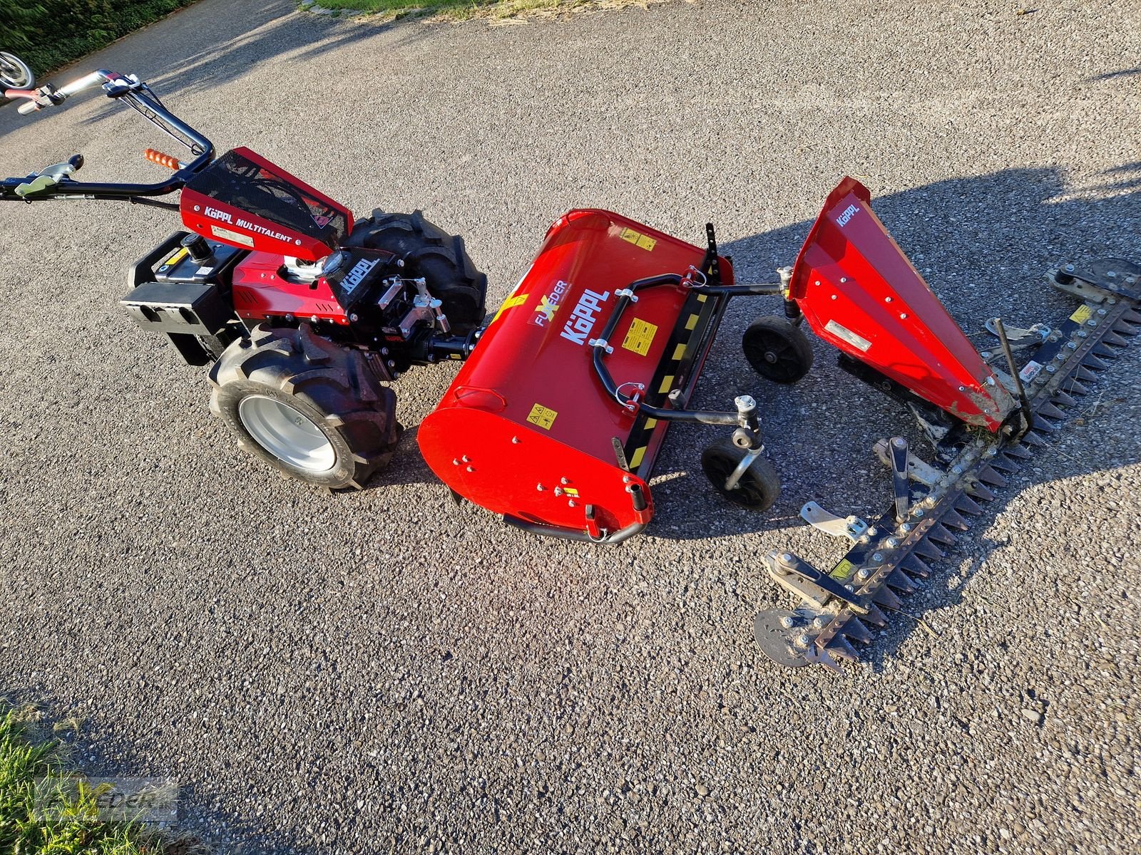 Motormäher of the type Köppl Multi Talent MT 10 mit Schleglmulcher MTR-F80CL, Neumaschine in Pattigham (Picture 8)