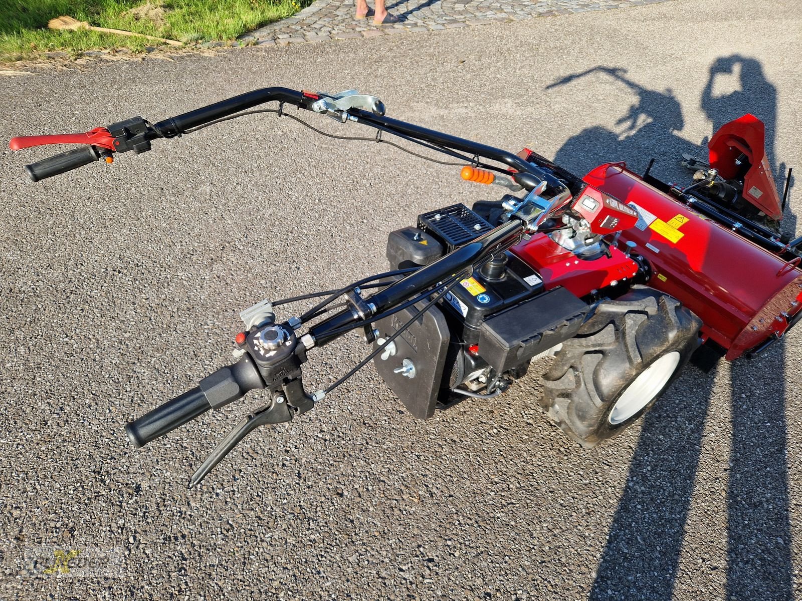 Motormäher of the type Köppl Multi Talent MT 10 mit Schleglmulcher MTR-F80CL, Neumaschine in Pattigham (Picture 10)