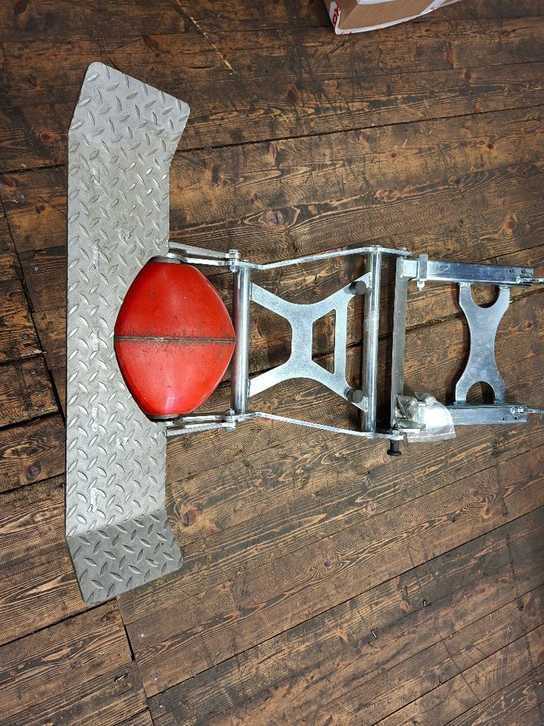 Motormäher des Typs Rapid Stehwagen ZB Motormäher, Ausstellungsmaschine in Chur (Bild 1)