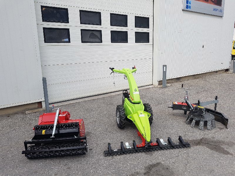 Motormäher of the type Rapid URI E041 Motormäher, Ausstellungsmaschine in Chur (Picture 3)