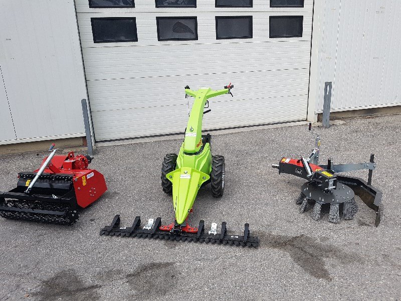 Motormäher of the type Rapid URI E041 Motormäher, Ausstellungsmaschine in Chur (Picture 2)