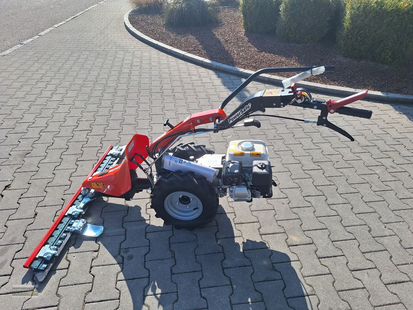 Motormäher of the type Reform CM 816 4.00-8 1,15m Motormäher, Neumaschine in Aurolzmünster (Picture 17)