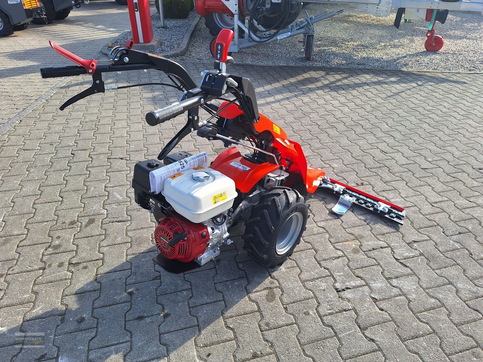 Motormäher des Typs Reform CM 818D 16x6.50-8, Neumaschine in Aurolzmünster (Bild 4)