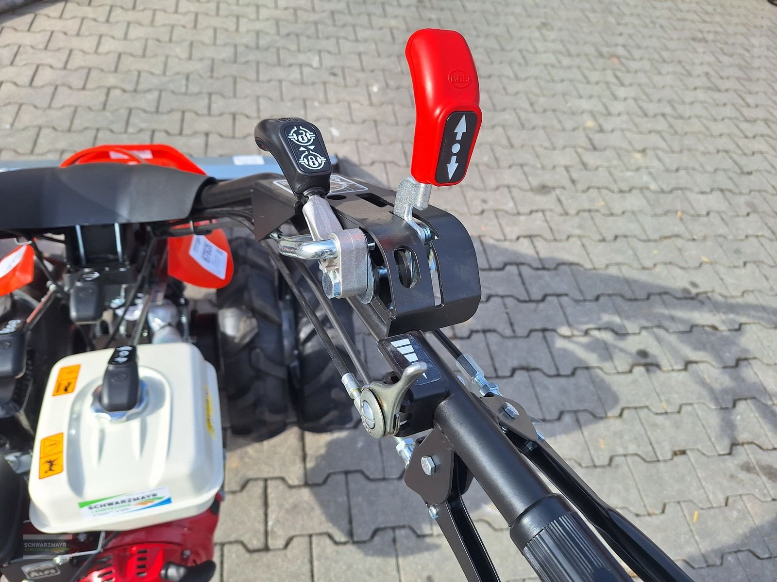 Motormäher of the type Reform CM 826D 5.00-10, Neumaschine in Aurolzmünster (Picture 10)