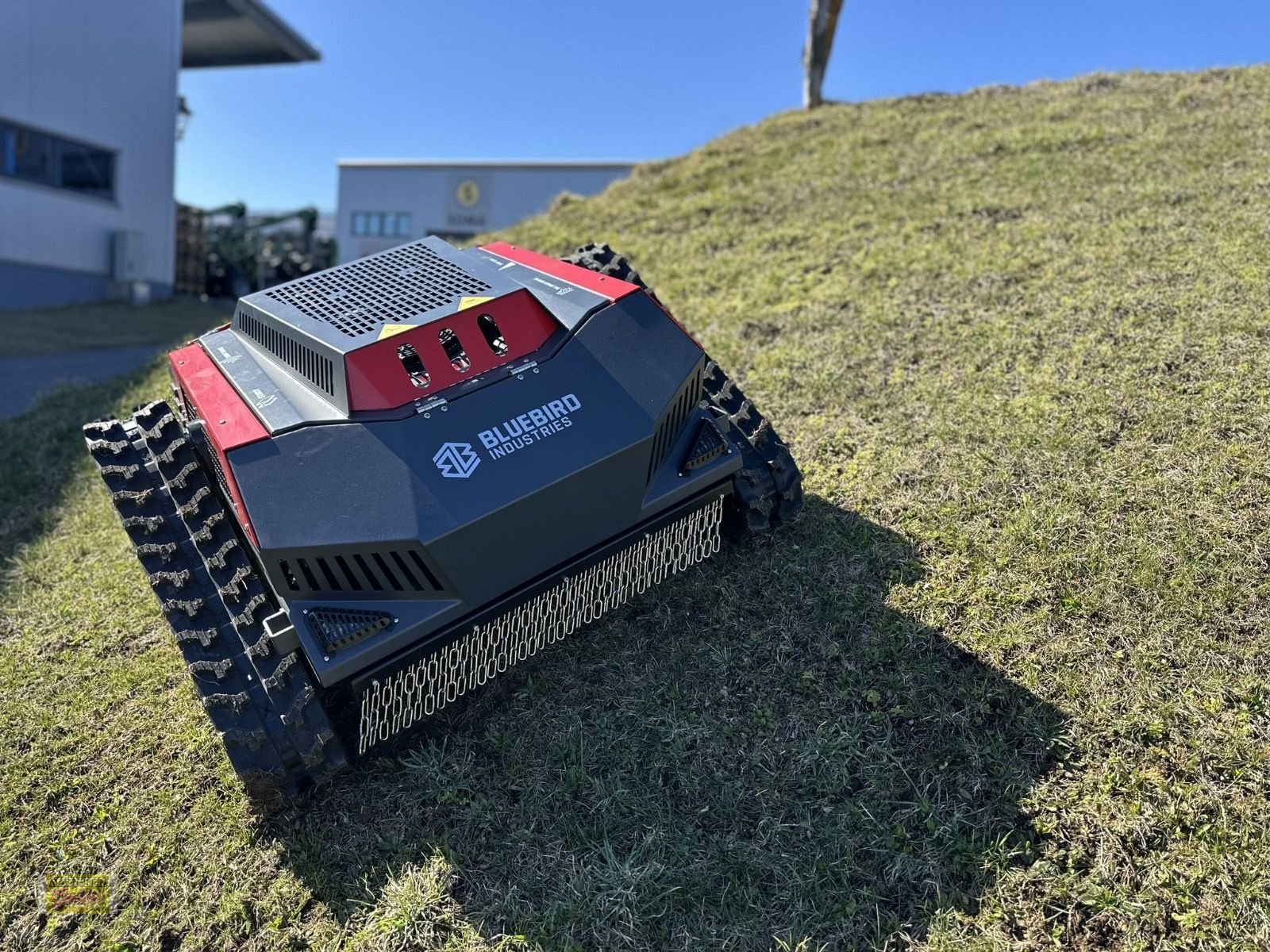 Motormäher des Typs Sonstige Bluebird FM24-70 Raupenmulcher mit Funk, Neumaschine in Kötschach (Bild 7)