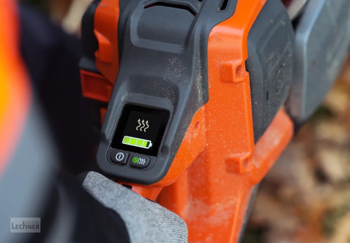 Motorsäge des Typs Husqvarna Akku-Motorsäge 550i XP G - mit Griffheizung - ohne Akku und Ladegerät, Neumaschine in Bad Abbach-Dünzling (Bild 8)