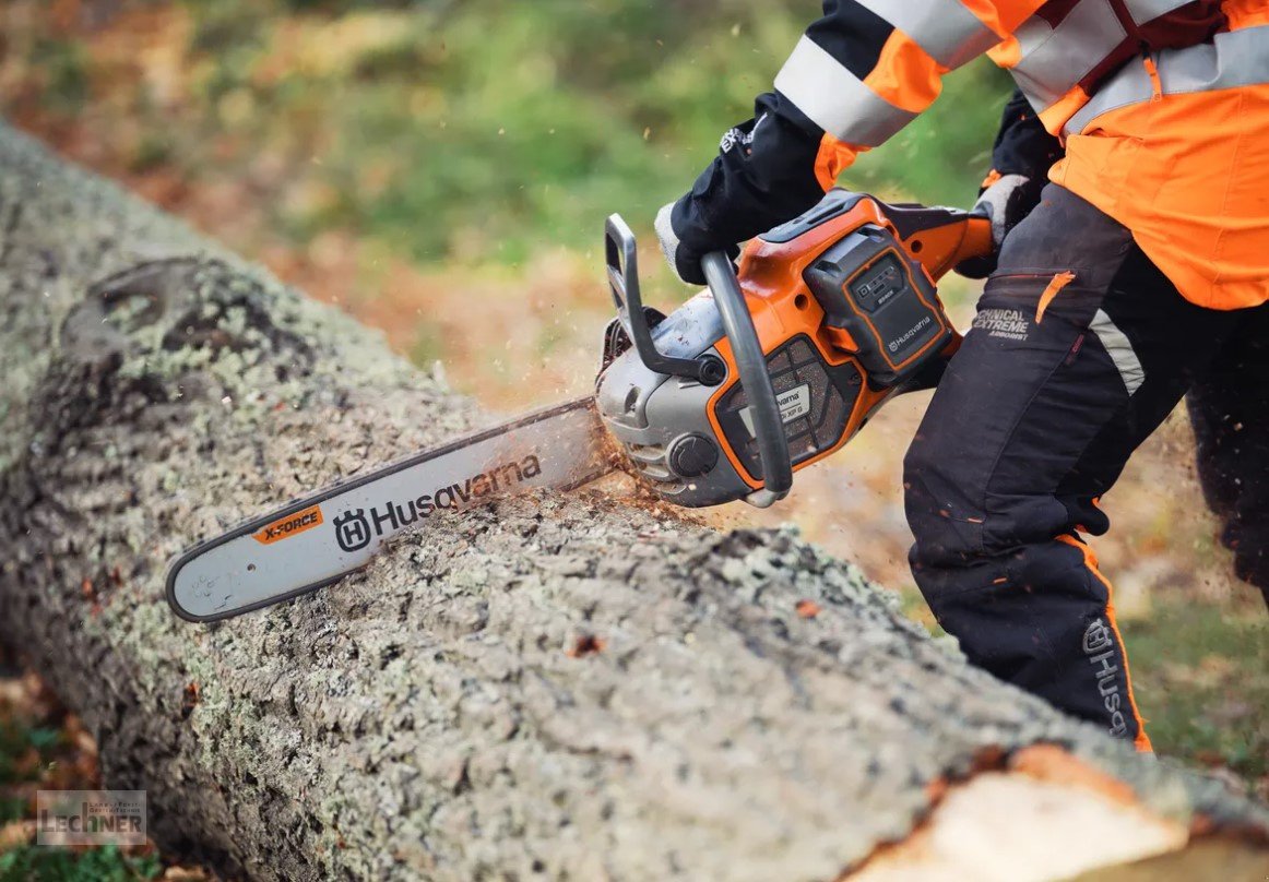 Motorsäge des Typs Husqvarna Akku-Motorsäge 550i XP G - mit Griffheizung - ohne Akku und Ladegerät, Neumaschine in Bad Abbach-Dünzling (Bild 10)