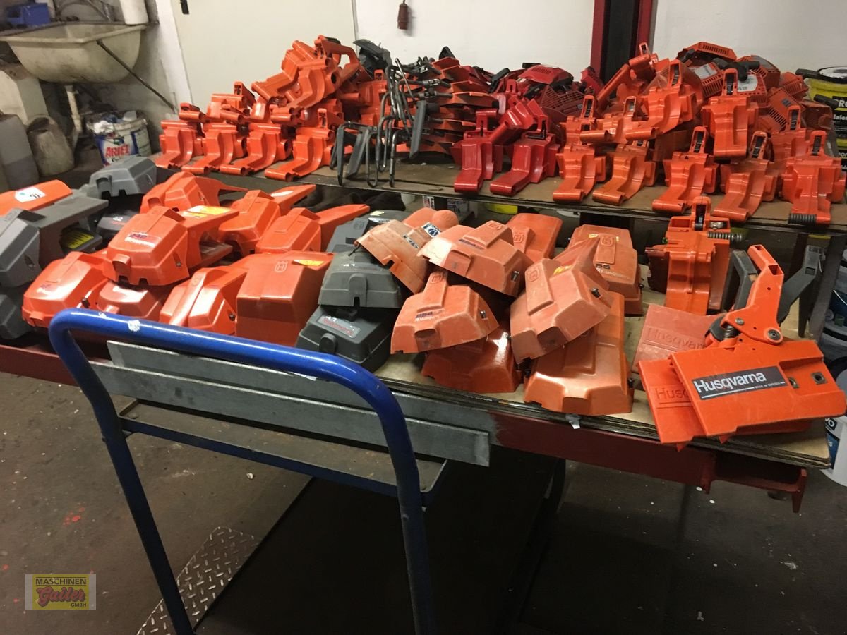 Motorsäge des Typs Husqvarna Ersatzteile 242, 254,266,346,357,372, Gebrauchtmaschine in Kötschach (Bild 1)