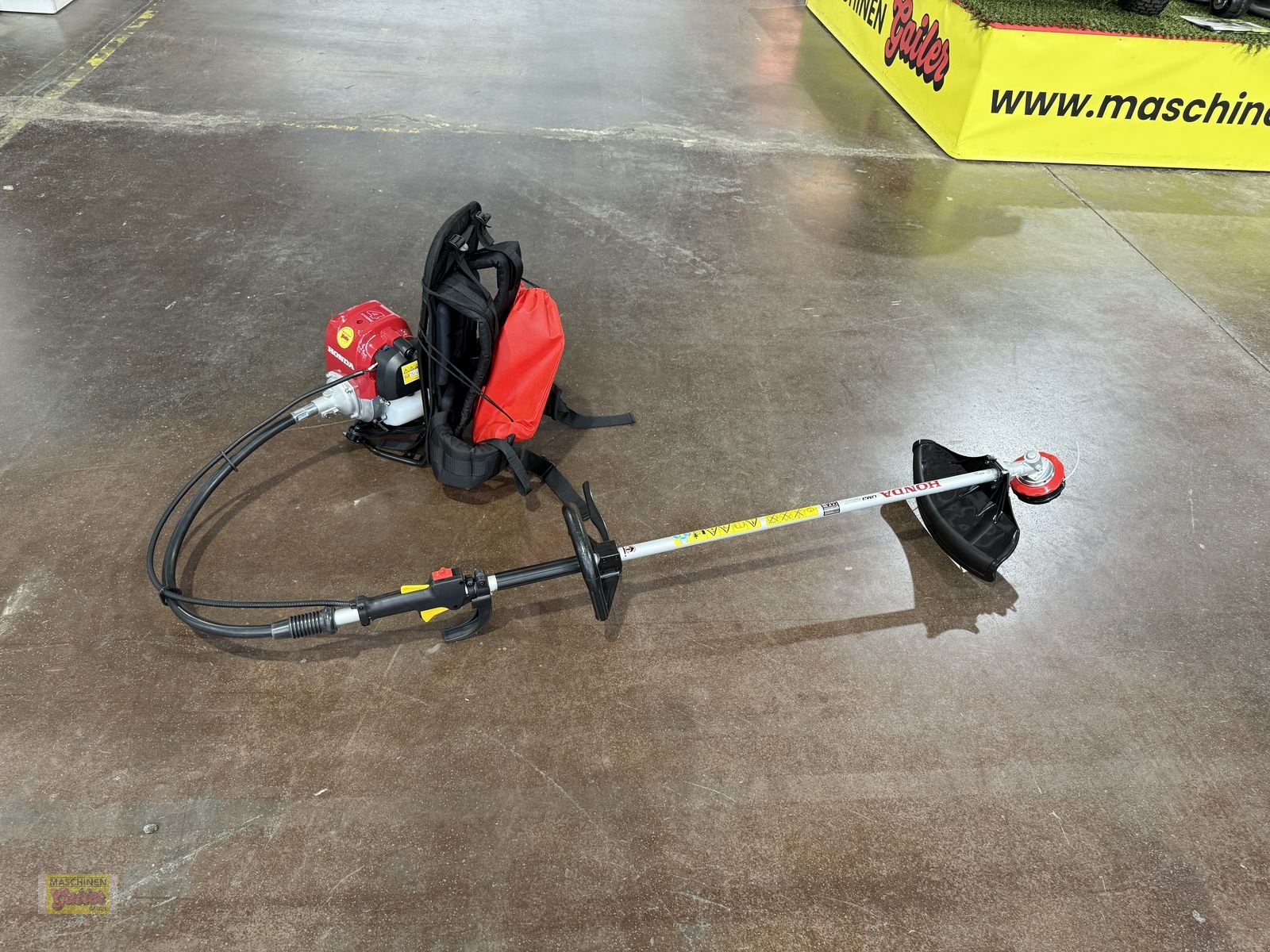 Motorsense des Typs Honda UMR 450 Freischneider mit 50cm³ Honda 4 Takt, Neumaschine in Kötschach (Bild 2)