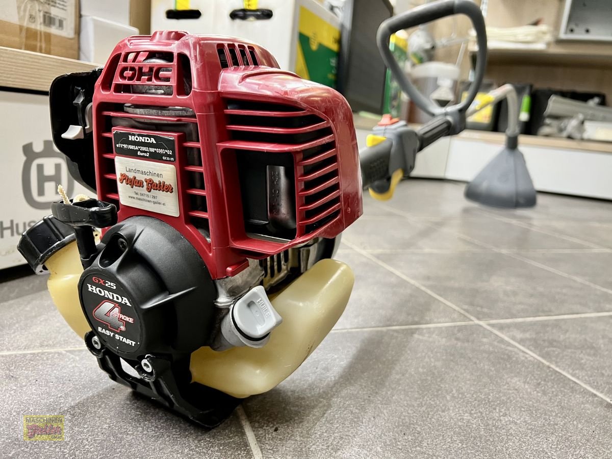 Motorsense des Typs Honda UMS 425E mit Fadenkopf, Gebrauchtmaschine in Kötschach (Bild 1)