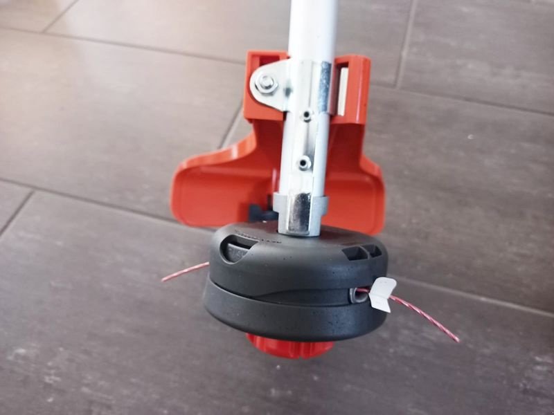 Motorsense des Typs Husqvarna 129C Trimmer, Neumaschine in St. Marienkirchen (Bild 9)