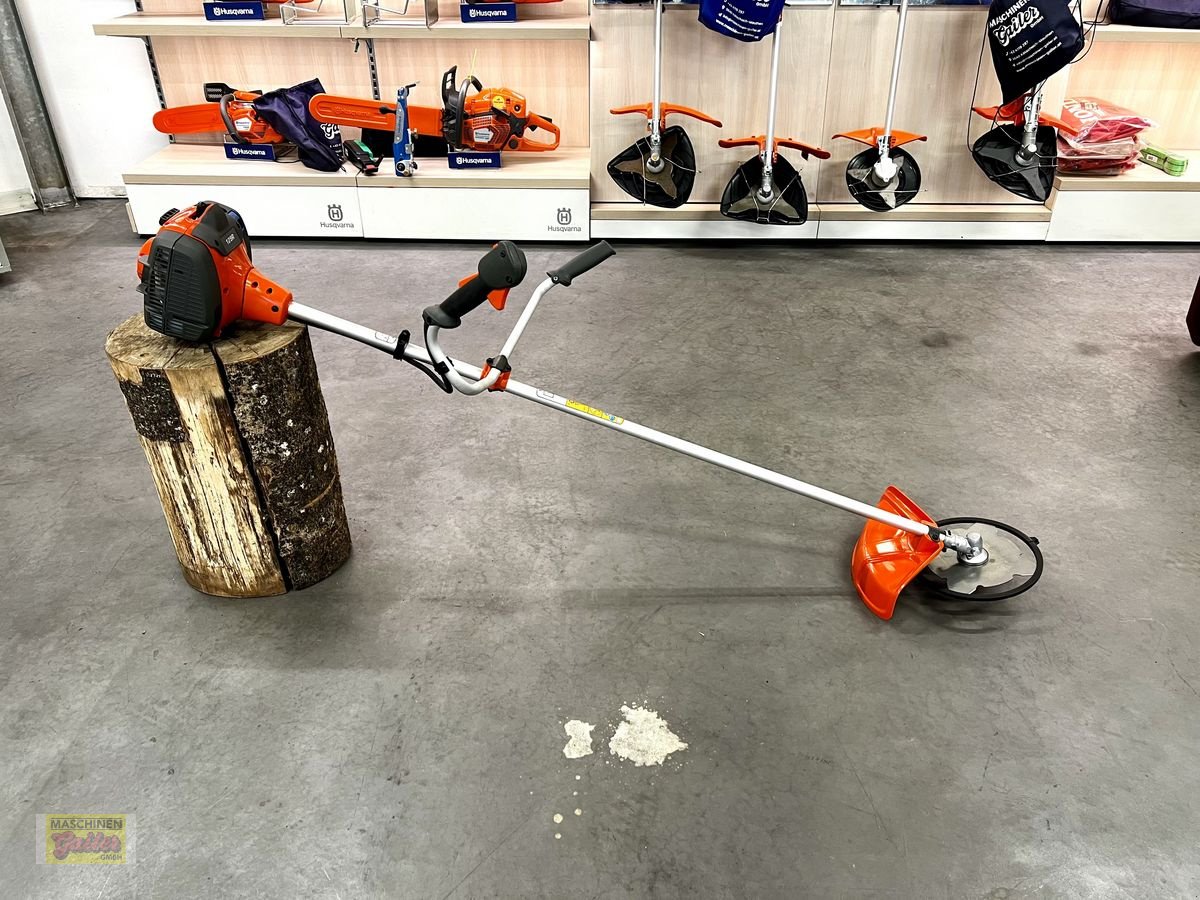 Motorsense типа Husqvarna 129R Motorsense mit Grasmesser, Trimmerkopf uvm., Neumaschine в Kötschach (Фотография 1)