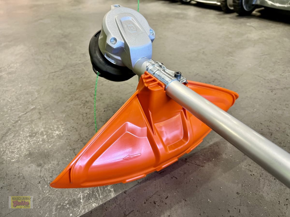 Motorsense des Typs Husqvarna 520 ILX mit 2x BLI20 Akkus und QC250 Ladegerät, Neumaschine in Kötschach (Bild 11)