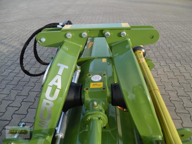 Mulcher des Typs Celli Taurus 280, Neumaschine in Andervenne (Bild 14)