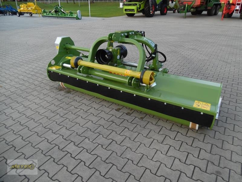 Mulcher des Typs Celli Taurus 280, Neumaschine in Andervenne (Bild 2)