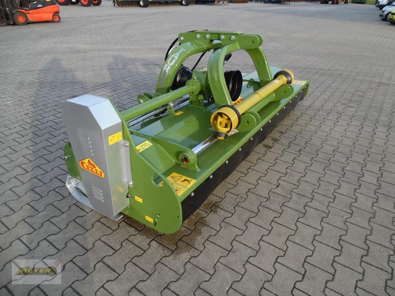 Mulcher des Typs Celli Taurus 280, Neumaschine in Andervenne (Bild 9)