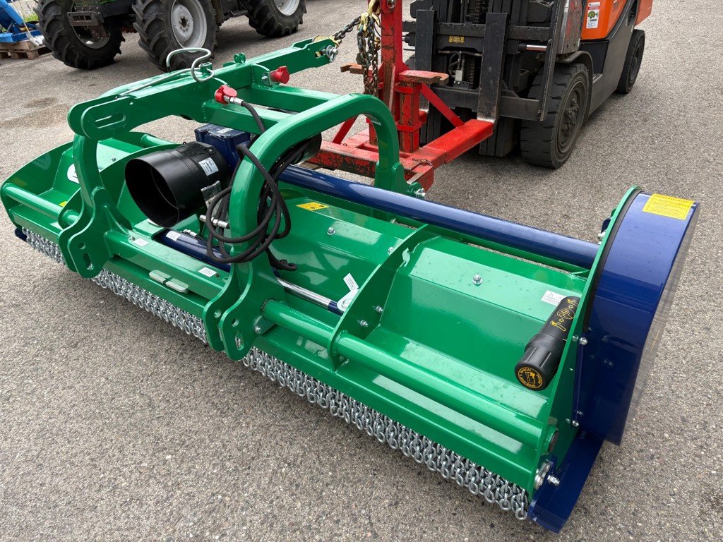 Mulcher des Typs Desvoys Neptune 280, Neumaschine in Courtedoux (Bild 1)