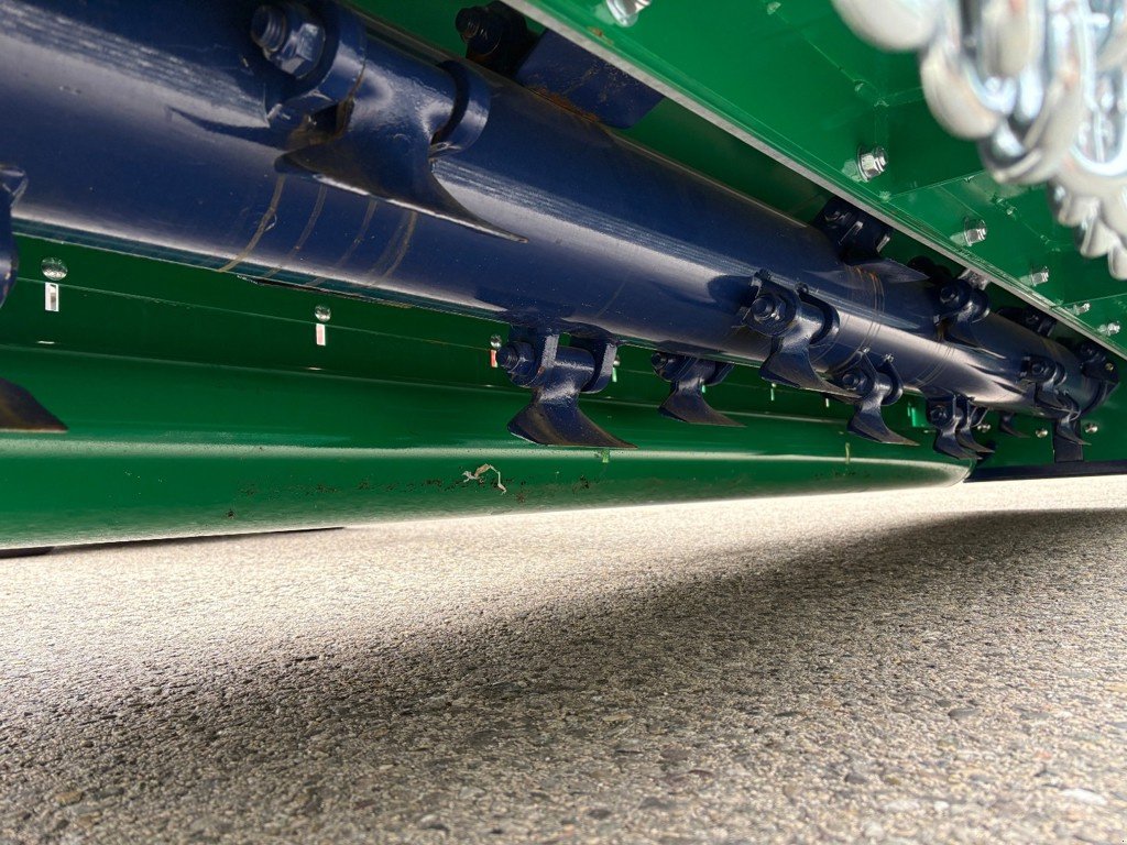 Mulcher des Typs Desvoys Neptune 280, Neumaschine in Courtedoux (Bild 4)