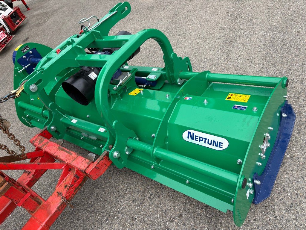 Mulcher des Typs Desvoys Neptune 280, Neumaschine in Courtedoux (Bild 3)