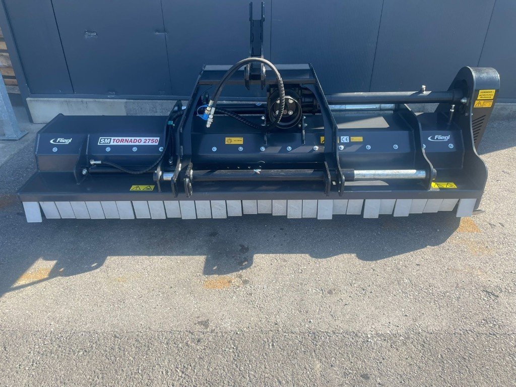 Mulcher of the type Fliegl SM TORNADO 2750, Neumaschine in Domdidier (Picture 2)