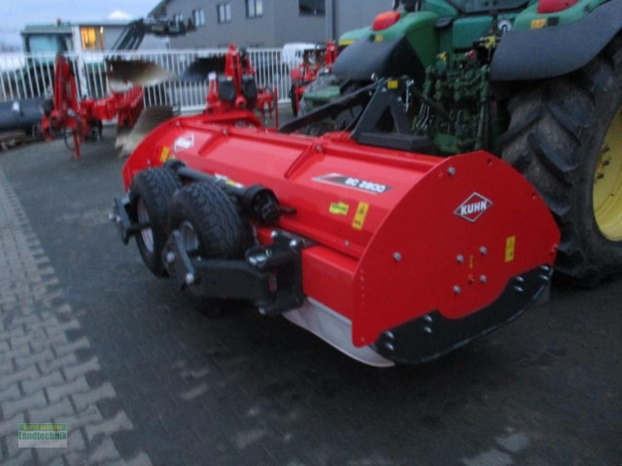 Mulcher des Typs Kuhn BC2800, Neumaschine in Büren (Bild 1)