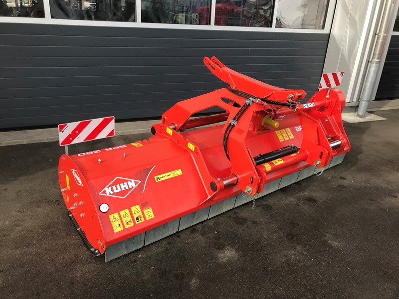 Mulcher of the type Kuhn BPR 280, Neumaschine in Henau (Picture 2)