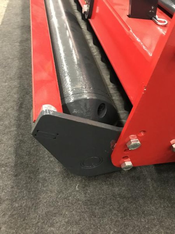 Mulcher des Typs Minos Agri Mulcher T-DSPH 2400 **NEU**, Neumaschine in Münstermaifeld (Bild 18)