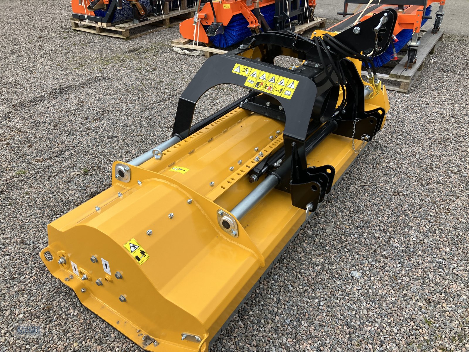 Mulcher του τύπου Müthing MU-H 220 Vario, Neumaschine σε Salching bei Straubing (Φωτογραφία 3)